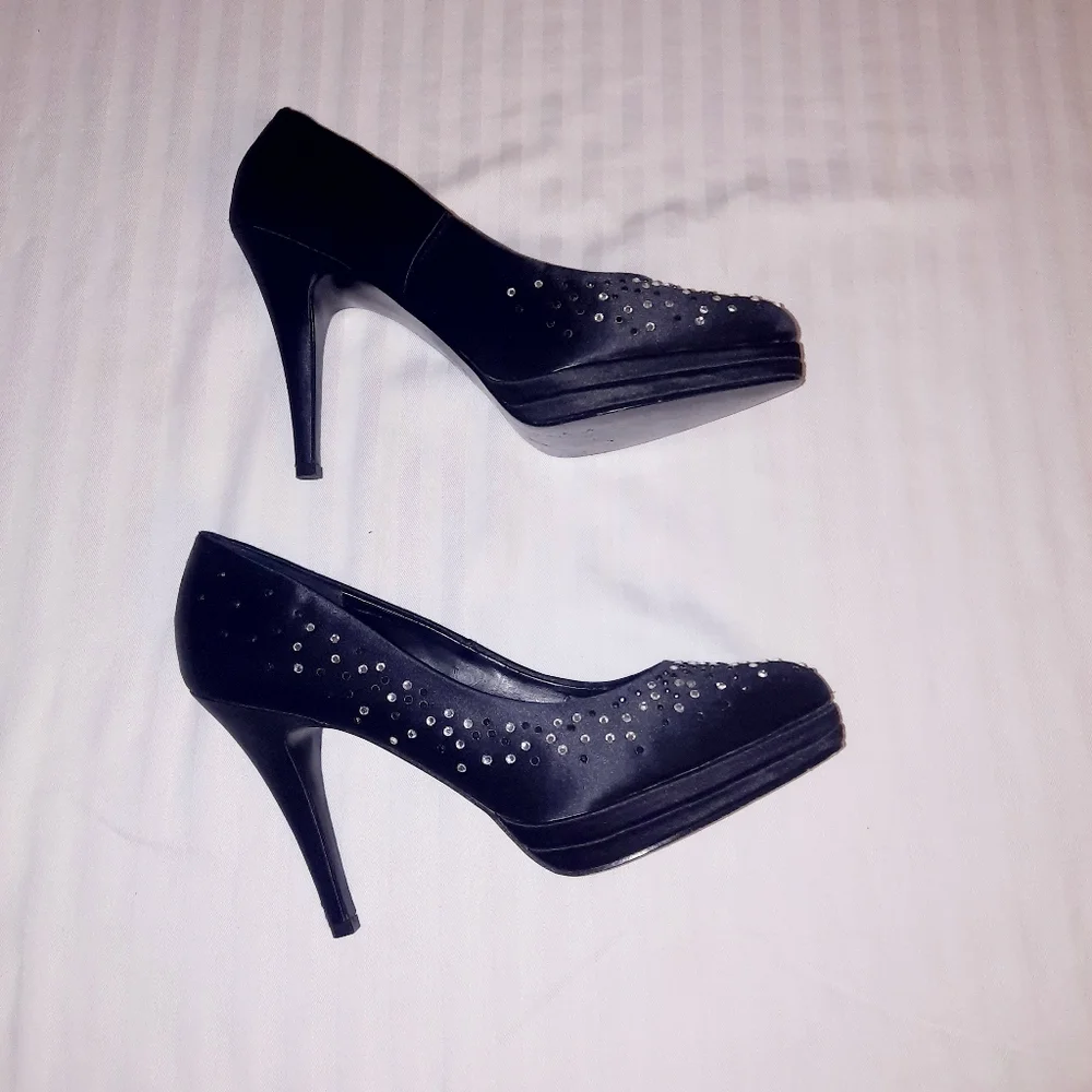 Black High Heel Pumps With Rhinestones Size 8